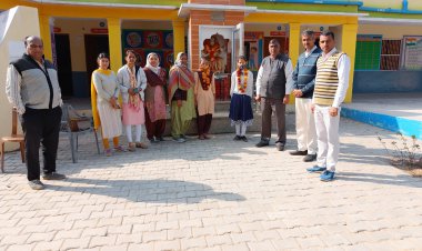 कारोडा स्कूल की दो छात्राओं का NMMS छात्रवृत्ति में हुआ चयन