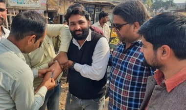 मूकबधिर बच्ची के न्याय के आंदोलन में भाजयुमो नेता ने अपने खून से लिखा पत्र