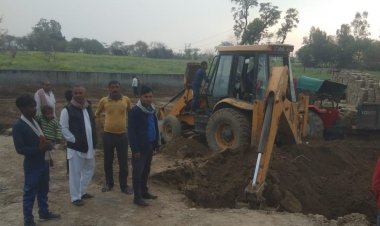 खेडा ब्राह्मण में जेसीबी की सहायता से शमशान भूमि से हटवाए 5 दर्जन लोगों के अतिक्रमण