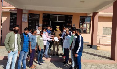 सिगंनौर निवासी मनिषा को न्याय दिलाने के लिए राज्यपाल के नाम गुढ़ागौड़जी थानाधिकारी के मार्फत सौंपा ज्ञापन