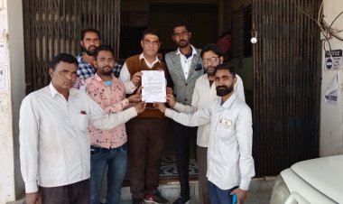 मकराना में मुस्लिम मेड़तियान सिलावट समाज को अलग से आरक्षण देने की मांग को लेकर सौंपा ज्ञापन