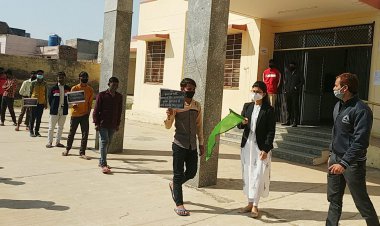 विधिक जागरूकता रैली को मुंसिफ मजिस्ट्रेट प्रिया यादव ने हरी झंडी दिखाकर किया रवाना