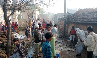 छप्परपोश मकान में लगी आग से घरेलू सामान जला, वृद्ध झुलसा