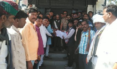 दलित दूल्हे की बन्दोली को रोकने वाले अपराधियों की गिरफ्तारी की मांग को लेकर सामाजिक संगठनों ने सौंपा ज्ञापन