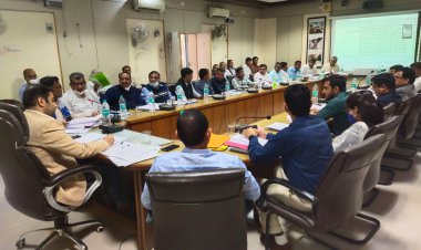 राजस्व अधिकारियों की बैठक सम्पन्न: आमजन से जुड़े प्रकरणों का ततपरता से करे निस्तारण -जिला कलेक्टर