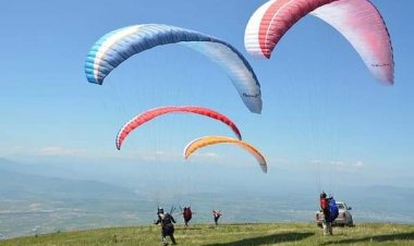 लेकसिटी में अब ले सकेंगे पेराग्लाइडिंग व पेरा मोटरिंग का आनंद