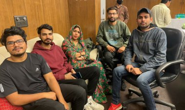 यूक्रेन से दिल्ली एयरपोर्ट लौट रहे भरतपुर लोकसभा क्षेत्र के बच्चो का सांसद रंजीता कोली ने किया स्वागत