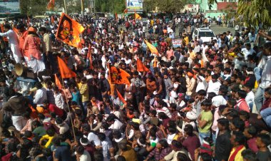 मंदिर खोलने की तीन सूत्रीय मांग को लेकर पैदल मार्च कर कलेक्ट्रेट पहुंचा हिंदू समाज