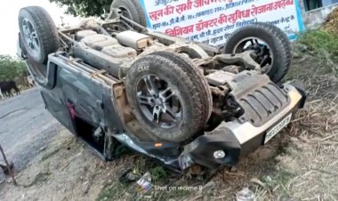 डीग-भरतपुर मार्ग पर अऊ गेट के पास बच्चे को बचाने के चक्कर में जीप पलटने से दो लोग हुए घायल