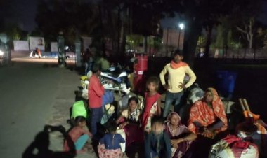 वन विभाग के ठेकेदार के खिलाफ मजदूरों ने बकाया भुगतान को लेकर कलेक्ट्रेट में डाला डेरा