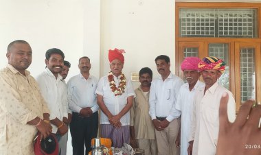 मेवाड़ क्षत्रिय रावत राजपूत संस्थान के कार्यकर्ताओ  ने मंगरा विकास बोर्ड के अध्यक्ष लक्ष्मण सिंह रावत को दिया ज्ञापन