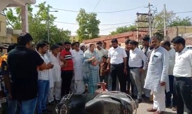 तहसील रंगमंच रामगढ़ पर महंगाई को लेकर कांग्रेसियों ने किया प्रदर्शन