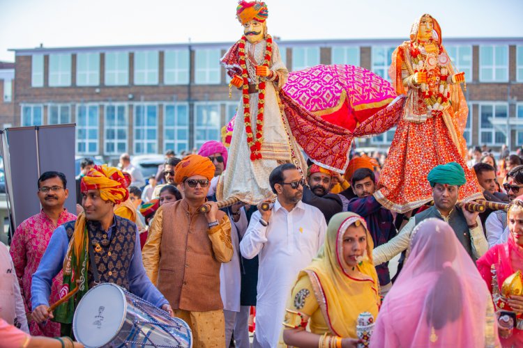 देश-विदेश: भारतीयों ने लंदन मे धूमधाम से मनाया नारीत्व का हर्षित महोत्सव गणगौर