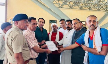 पाली जितेंद्र पाल हत्याकांड मामले को लेकर भीम आर्मी चीफ सहित समर्थकों को डबोक एयरपोर्ट पर ही पुलिस प्रशासन ने किया रोका