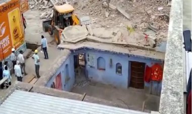 राजस्थान में मास्टर प्लान के तहत 300 साल पुराने मंदिर पर चला विकास का बुलडोजर: भाजपा बोली बदले की राजनीति