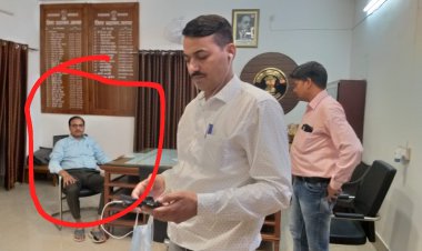 एसीबी की बड़ी कार्यवाही: अलवर के पूर्व जिला कलेक्टर नन्नू मल पहाड़िया, आरएएस अशोक सांखला सहित दलाल ₹500000 की रिश्वत लेते रंगे हाथ गिरफ्तार