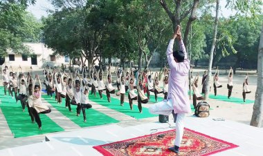 परीक्षा के दिनों में विद्यार्थियों के शारीरिक व मानसिक विकास में सहायक है योग - योगाचार्य दिनेश आर्य