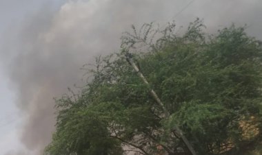 लाडपुर में गांव से बाहर पड़े इंधन में लगी भीषण आग, जलकर हुआ राख