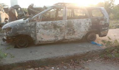 पंचायत राज विभाग के ठेकेदार ने जला दी फर्जी नंबर प्लेट वाली इनोवा, सर्किट हाउस में खड़ी थी एक ही नम्बर की दो गाड़ियां