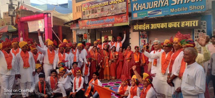 भाविप गंगापुर ने ढोल नगाडों,  बैंड-बाजे, आतिशबाजी द्वारा किया गया नव-वर्ष का स्वागत