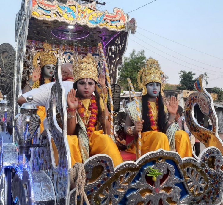 विश्व के आदर्श नायक मर्यादा पुरुषोत्तम भगवान श्रीराम की निकाली गई भव्य शोभायात्रा