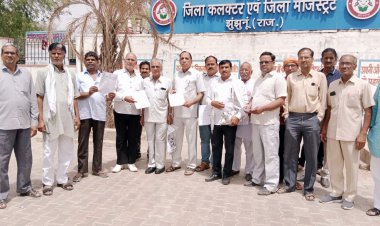 जाखल में ज्वेलर्स की दुकान में हुई चोरी,  आरोपियों को पकड़ने की मांग का एसपी को सौंपा ज्ञापन