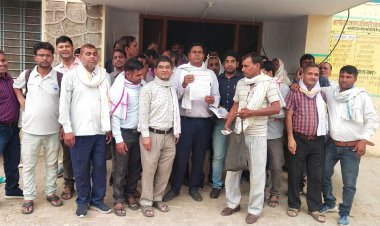 राजस्थान शिक्षक संघ राष्ट्रीय शाखा कठूमर ने ड्यूटी नहीं लगाने को लेकर मुख्यमंत्री के नाम सौंपा ज्ञापन