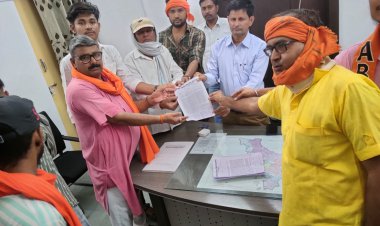 विश्व हिंदू परिषद के बैनर तले राज्यपाल के नाम कार्यवाहक उपखंड अधिकारी को सौंपा ज्ञापन