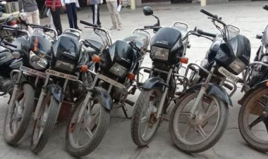 कामां थाना पुलिस की कार्यवाही: चोरी की सात मोटरसाइकिलों सहित तीन वाहन चोर गिरफ्तार