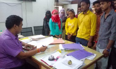 पीजी महाविद्यालय में देरी से पेपर देने पर उपखंड अधिकारी को की शिकायत