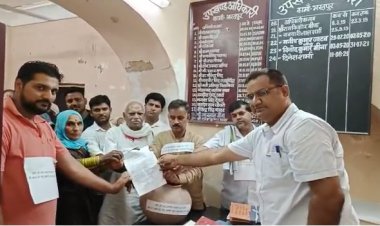 गर्मी के भीषण मौसम में कस्बेवासियों को नहीं मिल रहा चंबल का पानी: उपखंड अधिकारी को सौंपा ज्ञापन