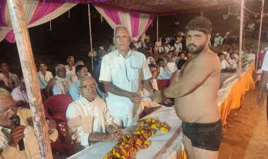 बुढ़ वाले बालाजी के मेले में पहलवानों ने दिखाया दमखम ,पहलवानों ने जीते नगद इनाम
