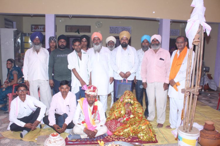 निर्धन परिवार की बेटी की शादी मालपुर के सिक्ख समाज ने करा एकता और भाईचारे की मिशाल की पेश