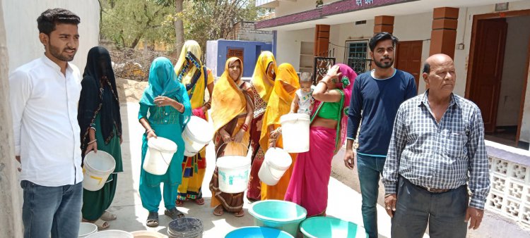 उदयपुरवाटी में गर्मी का मौसम शुरू होते ही पानी के लिए दर-दर की ठोकरें खा रहे लोग