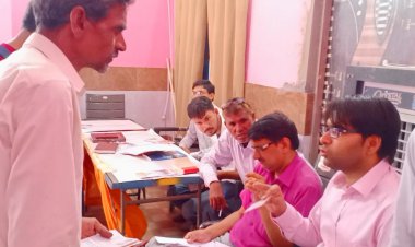 गोविंदगढ़ में उपखण्ड़ स्तरीय जनसुनवाई शिविर में मौके पर ही कराया लोगों की समस्या का समाधान