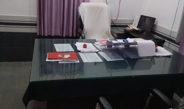 मुण्डावर पंचायत समिति में विकास अधिकारी गुलाब सिंह गुर्जर कुर्सी  से नदारद