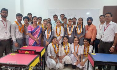 दसवीं बोर्ड में उत्कृष्ट परिणाम देने वाले छात्र-छात्राओं का किया लिटिल फ्लावर स्कूल परिवार ने सम्मान
