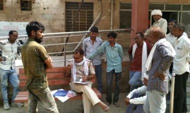 दलित युवक ने फाँसी के फन्दे से झूलकर की आत्महत्या,परिजनों का आरोप आत्महत्या धमकियों के कारण की