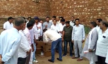 वैर में अग्नि पथ योजना का किया विरोध: कांग्रेस की ओर से आयोजित बैठक के बाद प्रधान मंत्री नरेंद्र मोदी और गृह मंत्री अमित शाह का पुतला फूंका