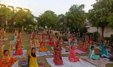 योग हमें ईश्वर की अनुभूति कराकर खुद से मिलाता है: सांसद रंजिता कोली