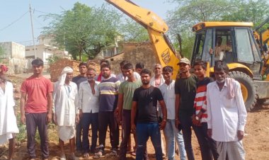 ग्राम पंचायत गुवाडा भोपाला की कार्यवाही:  रूपुकाबास में बलाई समाज के मोहल्ले में करीब 90 साल पुराना रास्ते व उसके आसपास के अतिक्रमण को हटाया