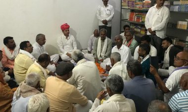 मुण्डावर विधायक मंजीत धर्मपाल चौधरी ने कठूमर जाट समाज की बैठक में समाज में व्याप्त कुरीतियों को दूर करने का किया आह्वान