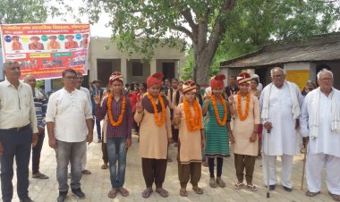 नीमलाका के सरकारी विद्यालय में प्रतिभावान विद्यार्थियों का किया सम्मान