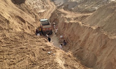 जिम्मेदारो की अनदेखी: प्रशासन की नाक के सामने से बेरोकटोक चल रहे अवैध खनन कर बजरी के ट्रैक्टर