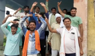 विद्युत विभाग की लापरवाही से लोगों का छूट रहा पसीना: सरकार के विकास कार्यों की खुली