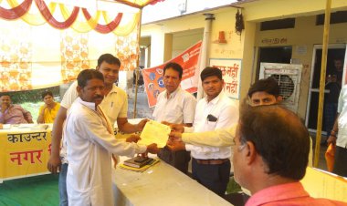 प्रशासन शहरों के संग अभियान में किया विवादित प्रकरणों का निस्तारण: बांटे पट्टे