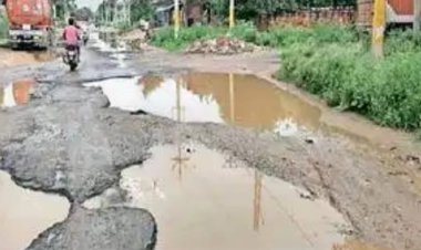 इस्माइलपुर-खैरथल मार्ग क्षतिग्रस्त गड्ढो में भरा बारिश का पानी: हादसे होने का डर आमजन परेशान