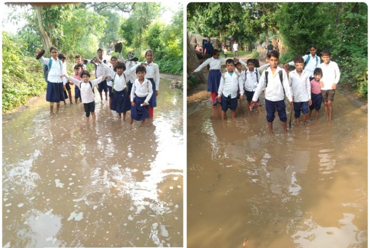 आम रास्ते में जलभराव: स्कूली बच्चे और राहगीर हुए परेशान