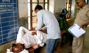 खनन क्षेत्र का दौरा कर लौट रहे बाबा हरिबोल को कार ने मारी टक्कर: हुए घायल