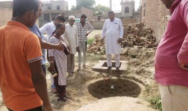 स्वच्छ भारत मिशन के तहत बने सोखते गड्ढों में भ्रष्टाचार करने से नहीं चूके स्थानीय जनप्रतिनिधि व अधिकारी